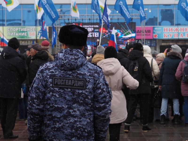 Росгвардия обеспечила безопасность проведения митинг-концерта в Оренбурге в день воссоединения Крыма с Россией