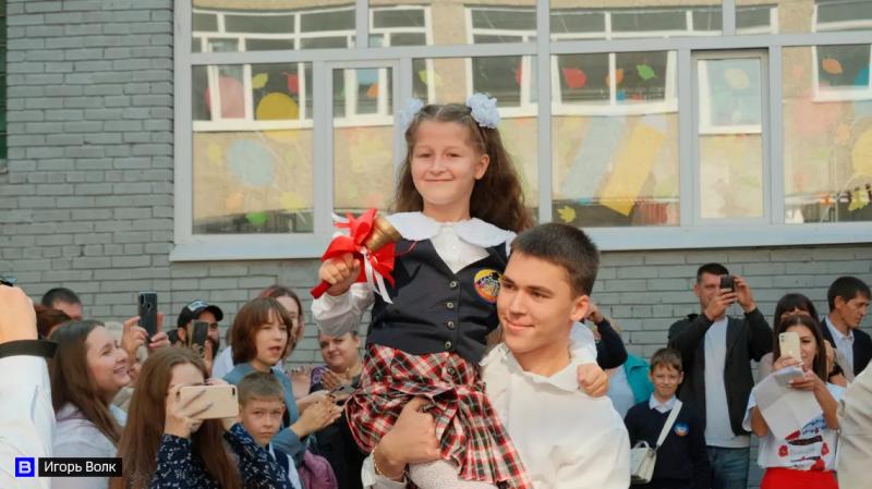 Томичам рассказали, можно ли записать ребенка в несколько школ сразу