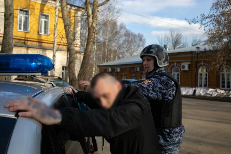 В Кирово-Чепецке росгвардейцы задержали подозреваемого в краже спиртного