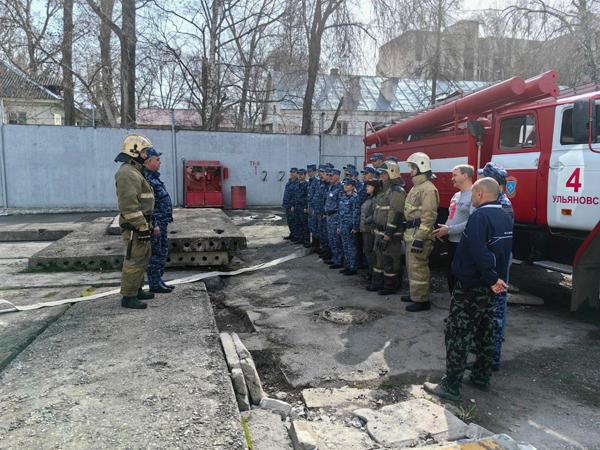 Ульяновские сотрудники вневедомственной охраны провели комплекс пожарно-тактических учений
