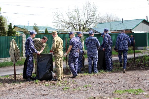 Ульяновские росгвардейцы присоединились к общегородскому субботнику