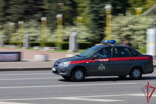 Росгвардейцы задержали мужчину, подозреваемого в незаконном обороте наркотиков в Москве