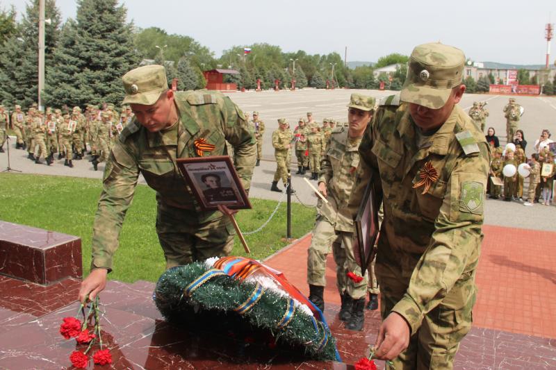 В Грозненской отдельной бригаде Росгвардии отметили День Победы