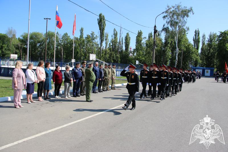 ОФИЦЕРЫ РЕГИОНАЛЬНОГО УПРАВЛЕНИЯ РОСГВАРДИИ ВЫСТУПИЛИ СУДЬЯМИ СМОТРА-КОНКУРСА СТРОЯ И ПЕСНИ СРЕДИ КАДЕТСКИХ ОБРАЗОВАТЕЛЬНЫХ ОРГАНИЗАЦИЙ ВОРОНЕЖСКОЙ ОБЛАСТИ