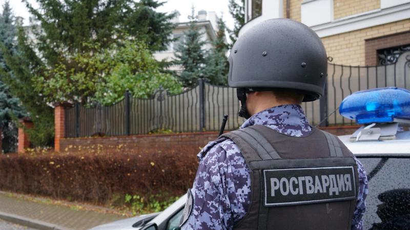 Кировские росгвардейцы пресекли хулиганство гражданина, находящегося в розыске за грабеж