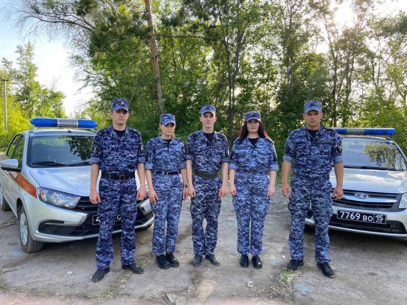 Росгвардейцы спасли от пожара жилые дома в Самарской области