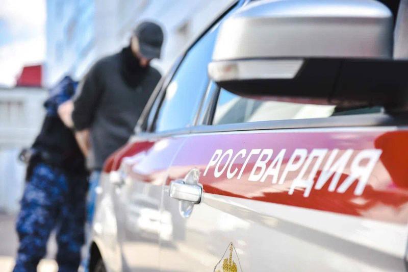 В Московской области сотрудники Росгвардии задержали подозреваемого в незаконном обороте наркотиков