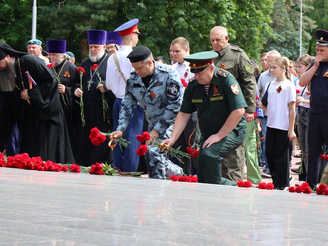В Ставрополе росгвардейцы приняли участие в митинге, посвященном Дню памяти и скорби