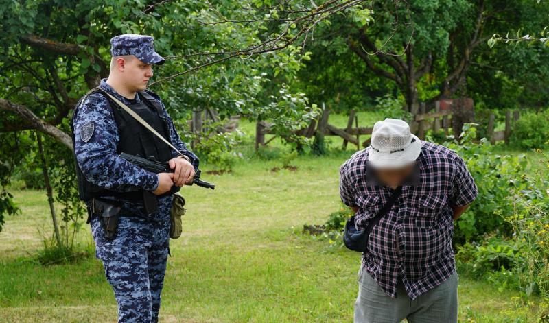 В Кирове росгвардейцы задержали подозреваемого в краже ювелирных украшений