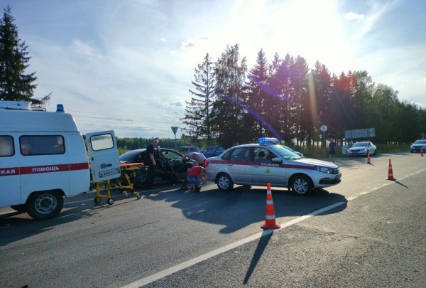 Росгвардейцы оказали помощь пострадавшим в ДТП в Ярославской области