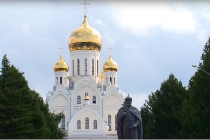 Крестный ход прошел в День крещения Руси в Новосибирске