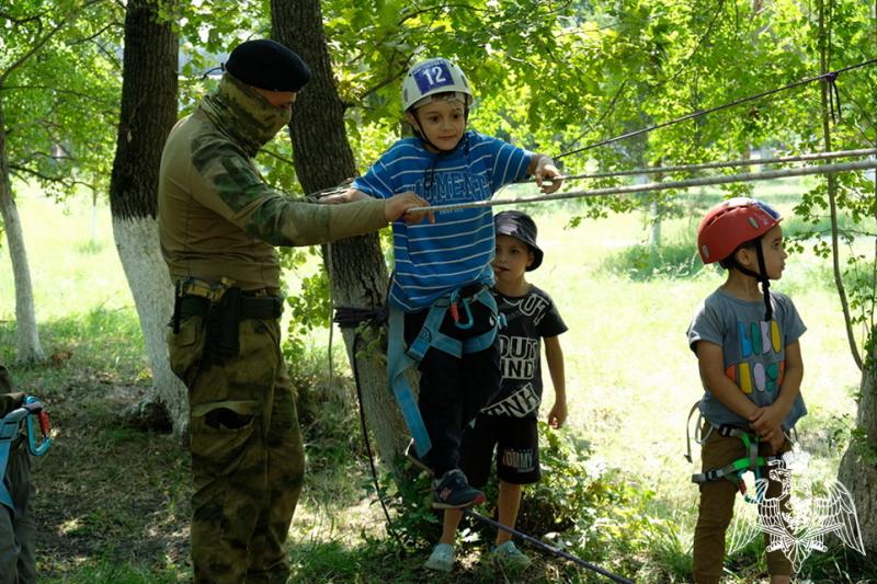 ВСЕРОССИЙСКАЯ АКЦИЯ «КАНИКУЛЫ С РОСГВАРДИЕЙ» ПРОДОЛЖАЕТСЯ В ДАГЕСТАНЕ