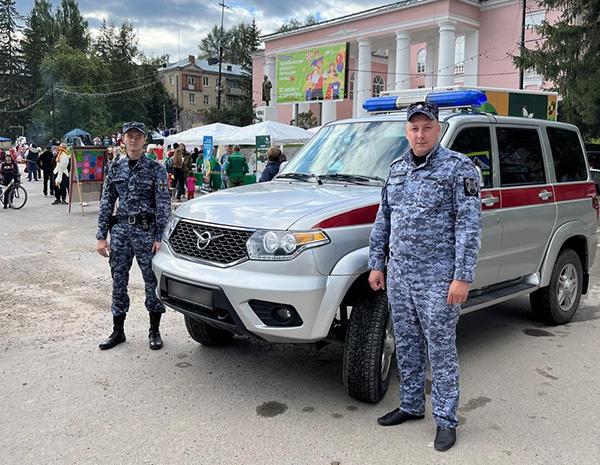 На Южном Урале росгвардейцы приняли участие в обеспечении безопасности ряда массовых мероприятий