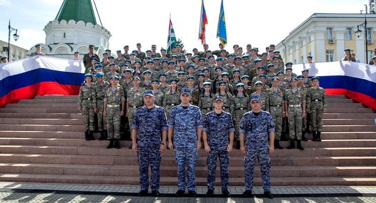 Сотрудники Росгвардии приняли участие в праздничных мероприятиях посвященные Дню Государственного флага Российской Федерации