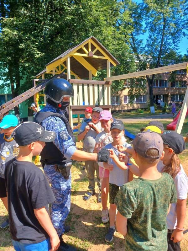 Ведомственная акция «Каникулы с Росгвардией» завершилась в Подмосковье