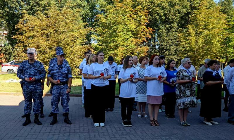 В День солидарности в борьбе с терроризмом подмосковные росгвардейцы приняли участие в памятной акции «Вместе против террора»