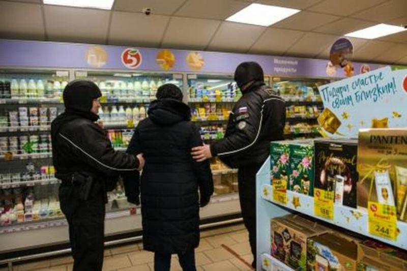 В Новосибирске простили пенсионеров, укравших продукты из магазинов