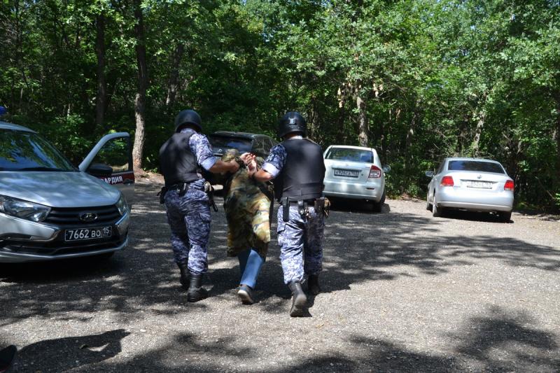 В Самаре росгвардейцы задержали сельчанина, объявленного в федеральный розыск