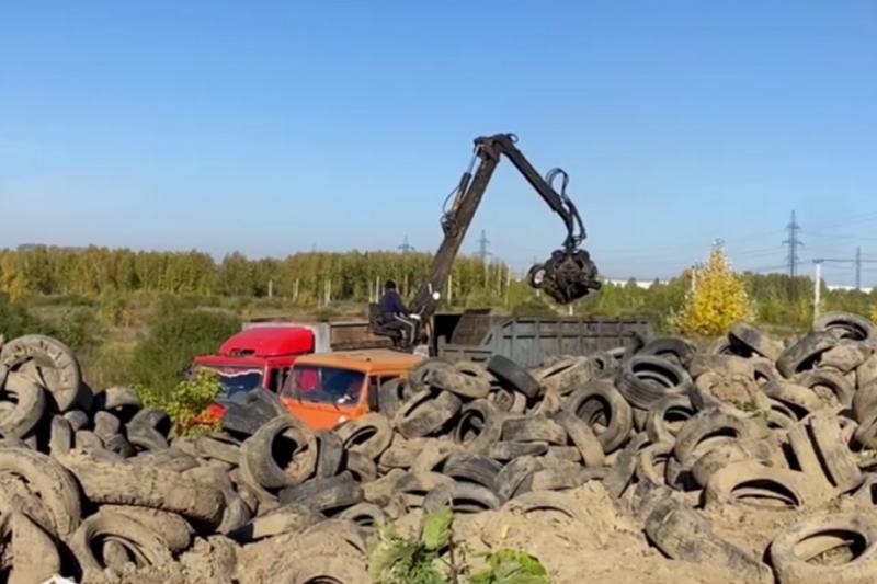 В Новосибирске автодром «Сибирского кольца» очищают от шин