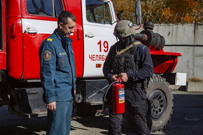 В Челябинске росгвардейцы и МЧС провели совместные пожарно-профилактические тренировки