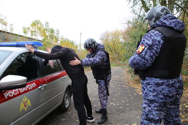 В Саранске росгвардейцы задержали мужчину за нанесение побоев своему оппоненту