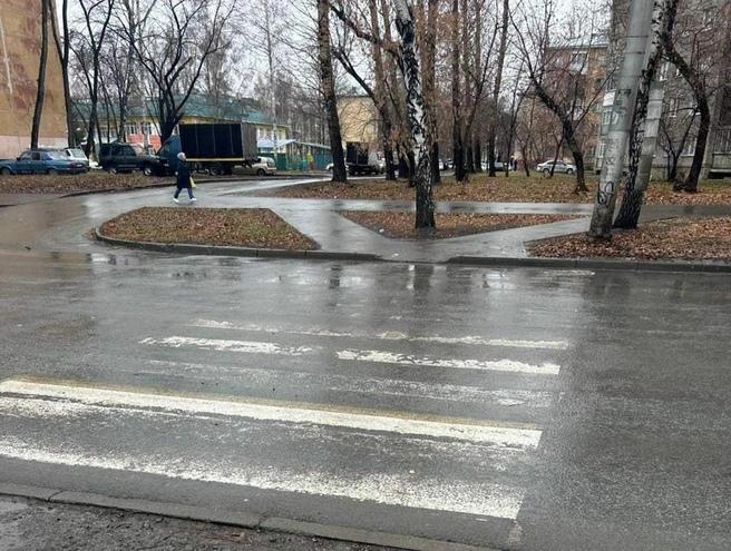 Новую разметку на месте смертельного ДТП в Новосибирске смыло за день — объяснение мэрии