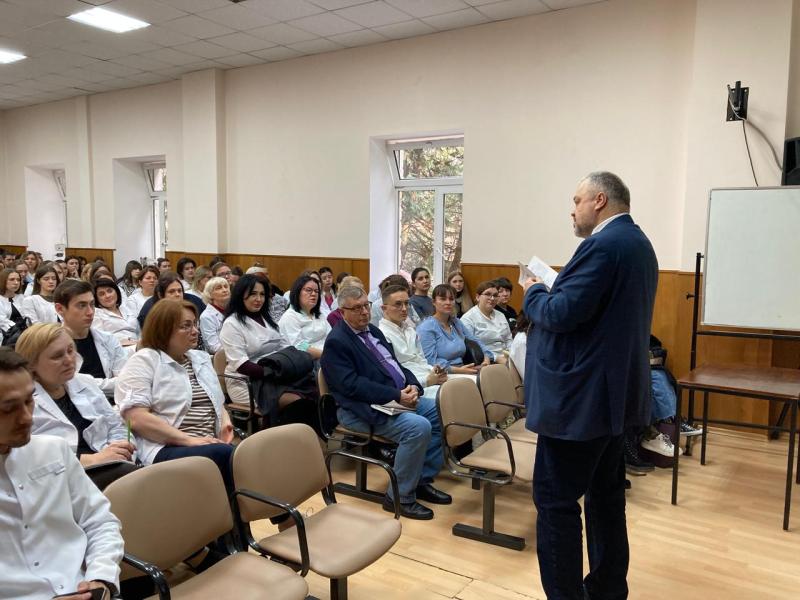 В больнице прошла лекция по методу образной психотерапии – символдраме