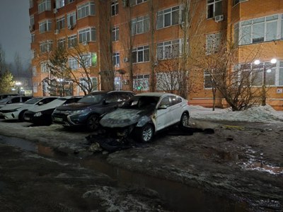 В Оренбурге росгвардейцы задержали подозреваемых в поджоге дорогостоящего автомобиля