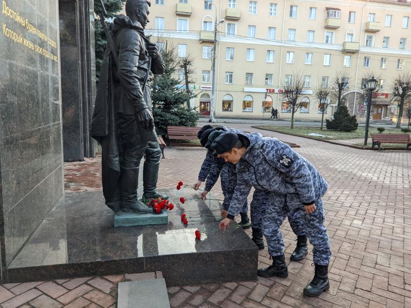 Клинские росгвардейцы почтили память Героев Сталинградской битвы