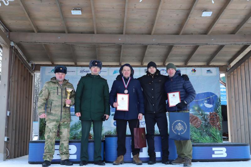 Росгвардейцы из Тамбова стали серебряными призерами чемпионата по зимнему офицерскому троеборью в Туле