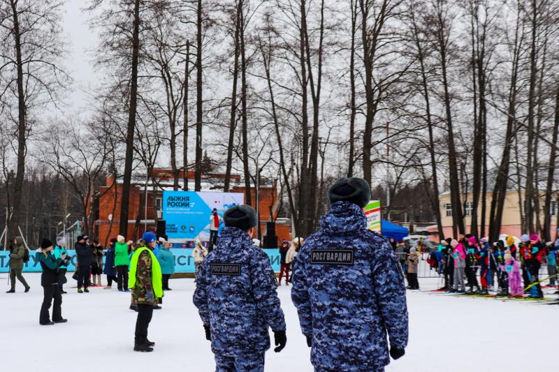 В Марий Эл росгвардейцы приняли участие в обеспечении охраны общественного порядка на «Лыжне России - 2025»