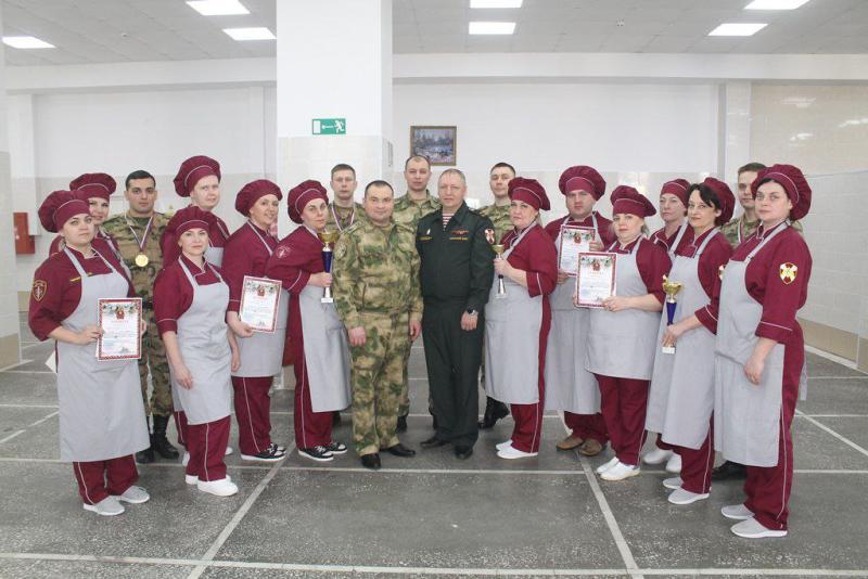 Лучшие мастера кулинарного искусства встретились на втором этапе конкурса специалистов продовольственной службы Сибирского округа Росгвардии в Томской области