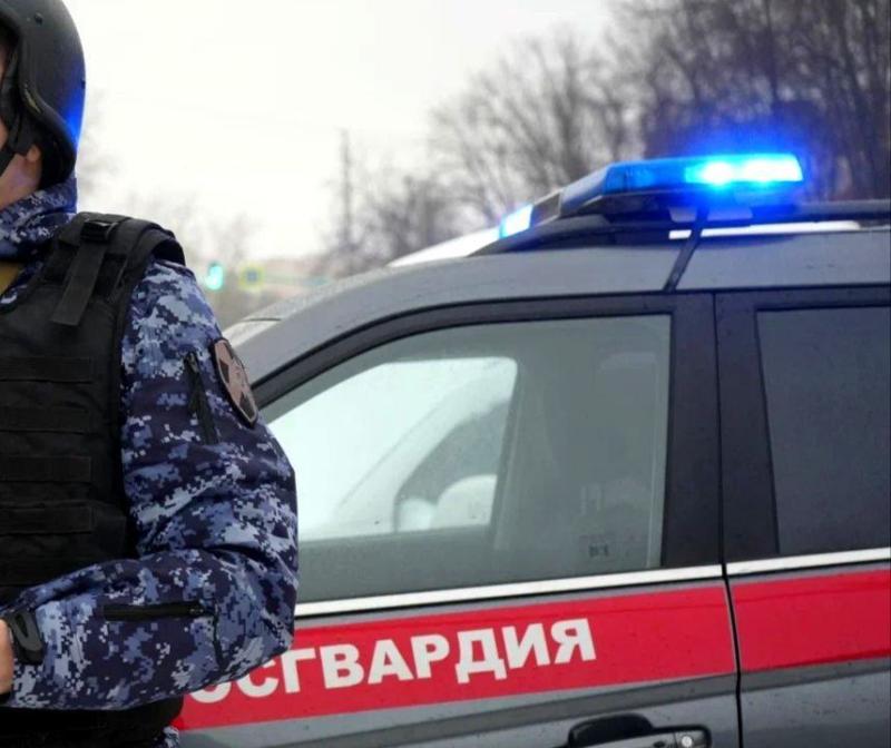 Сотрудники Росгвардии задержали подозреваемую в краже дорогостоящих товаров из магазина в подмосковных Котельниках