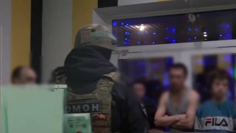 В ОРЕНБУРГЕ ПРИ СИЛОВОЙ ПОДДЕРЖКЕ РОСГВАРДИИ ВЫЯВЛЕНЫ НАРУШИТЕЛИ МИГРАЦИОННОГО ЗАКОНОДАТЕЛЬСТВА