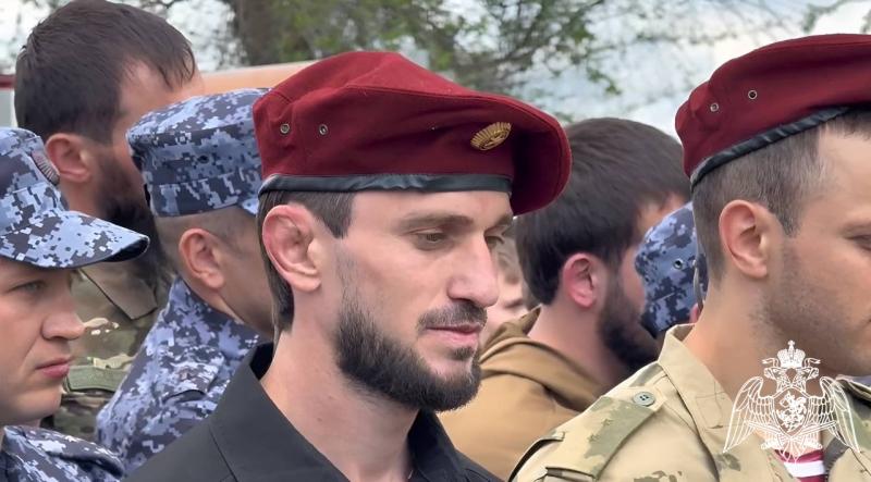 ОФИЦЕР СПЕЦНАЗА СОБР «АХМАТ» СТАЛ ОБЛАДАТЕЛЕМ КРАПОВОГО БЕРЕТА