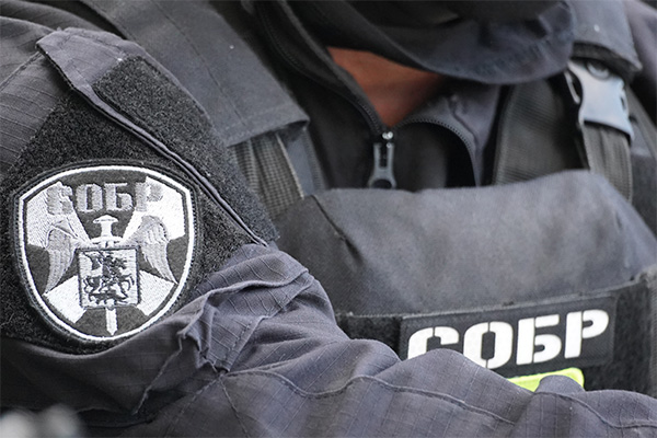 При участии столичного спецназа Росгвардии задержаны подозреваемые в вымогательстве