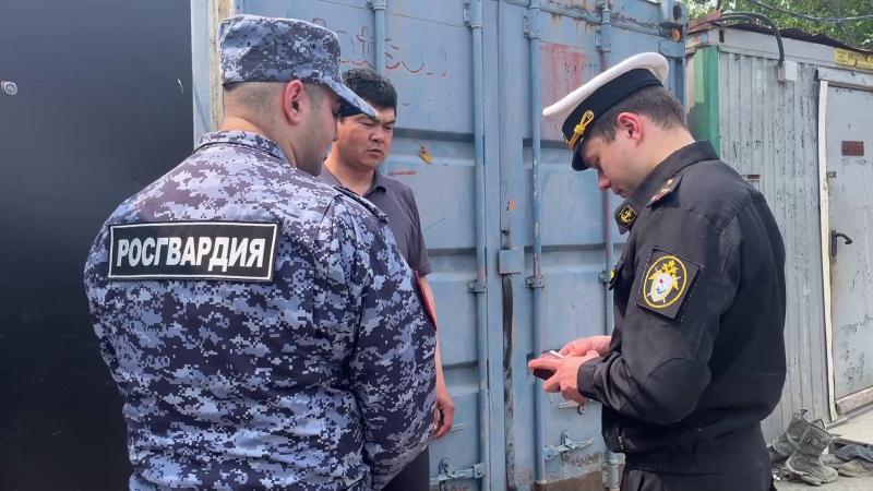 Военные следователи в Калининграде продолжают выявлять граждан, у которых отсутствует отметка о постановки на воинский учет.