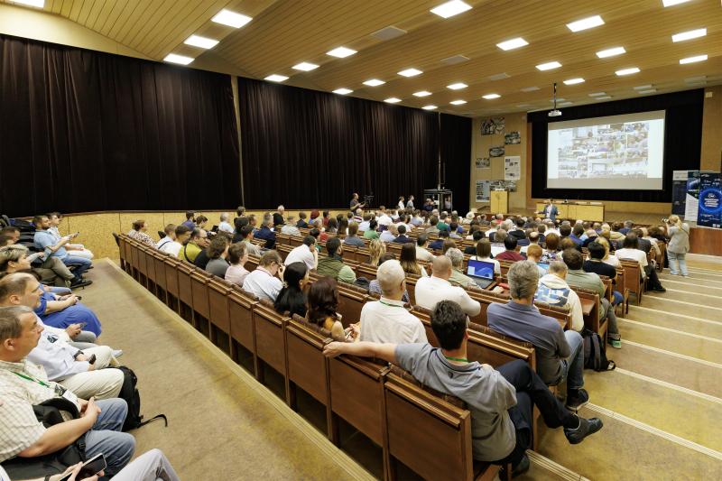 Интеллектуальное будущее производства: генеральный директор ВКБлок о пути к Smart Factory на научной конференции GRID 2025