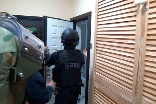 При участии столичного спецназа Росгвардии задержана этническая ОПГ, занимавшаяся незаконной миграцией