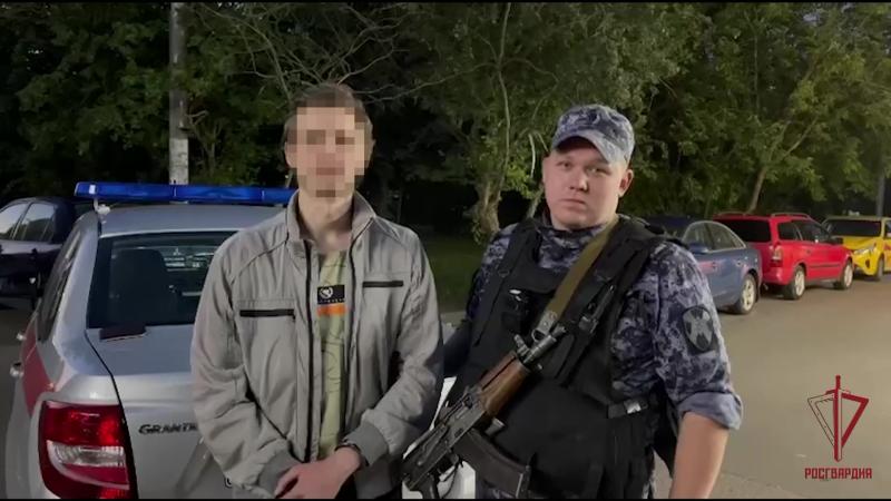В Москве росгвардейцы задержали мужчину с мефедроном