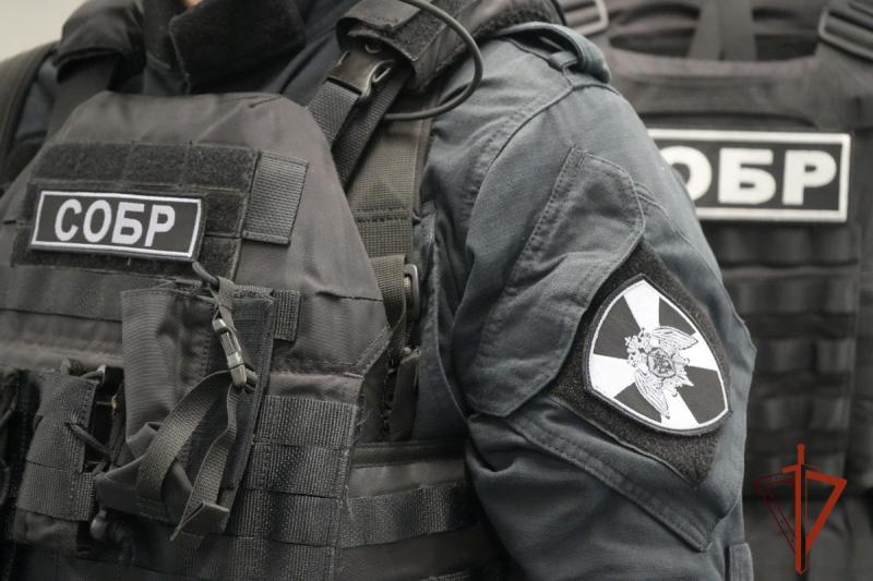 При содействии спецназа Росгвардии в Иркутской области задержали межэтническую группу по подозрению в организации незаконной миграции