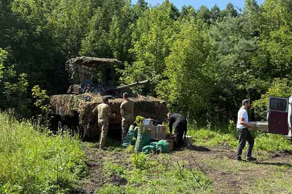 Столичные росгвардейцы регулярно оказывают гуманитарную помощь нуждающимся