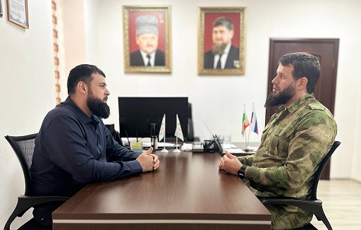 В ГРОЗНОМ ПРЕДСТАВИТЕЛЬ РОСГВАРДИИ ПРОВЕЛ РАБОЧУЮ ВСТРЕЧУ С РУКОВОДИТЕЛЕМ ФИЛИАЛА ФОНДА «ЗАЩИТНИКИ ОТЕЧЕСТВА»
