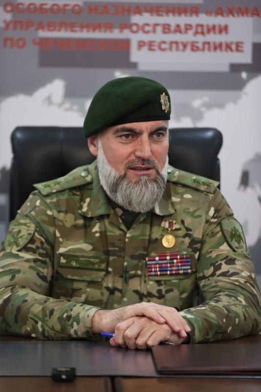 НАЧАЛЬНИК УПРАВЛЕНИЯ РОСГВАРДИИ ПО ЧЕЧЕНСКОЙ РЕСПУБЛИКЕ ПРОВЕЛ СЛУЖЕБНОЕ СОВЕЩАНИЕ С РУКОВОДЯЩИМ СОСТАВОМ ОМОН «АХМАТ-1»