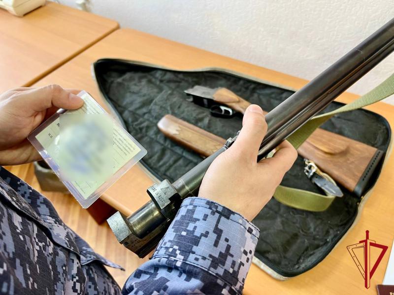 Управление Росгвардии напоминает гражданам ЕАО о возможности пожертвования гладкоствольного оружия в зону СВО