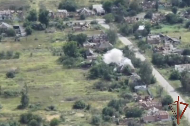 Росгвардия опубликовала кадры поражения объектов ВСУ под Волчанском