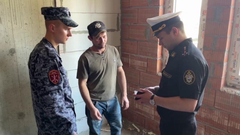 Военные следователи в Калининграде продолжают выявлять граждан, у которых отсутствует отметка о постановке на воинский учет.