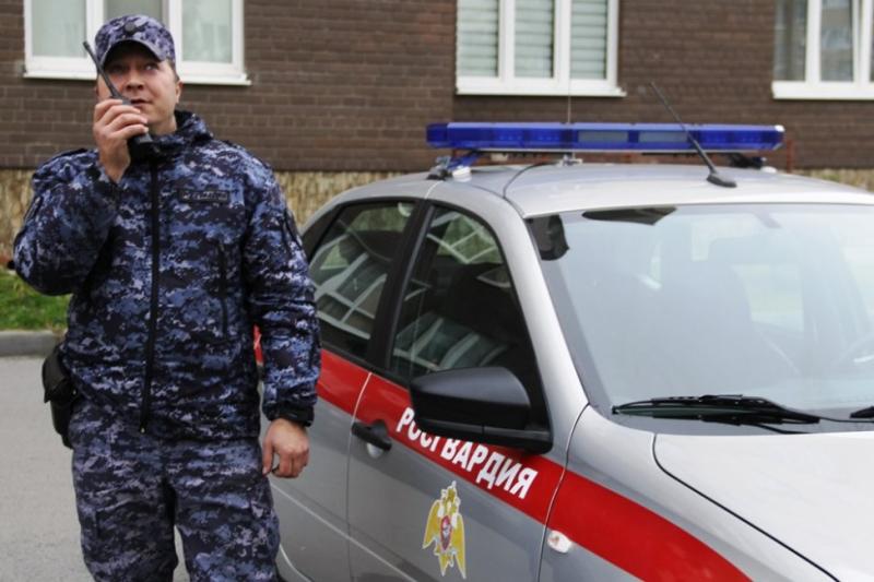 Росгвардейцы задержали топкинца, проникшего в охраняемую квартиру