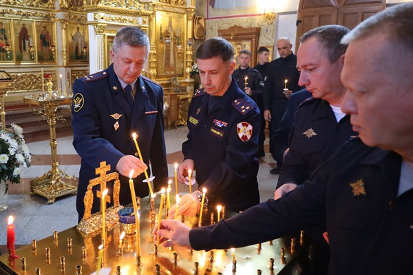 Сотрудники Росгвардии по ЕАО почтили память коллег, погибших при исполнении служебного долга