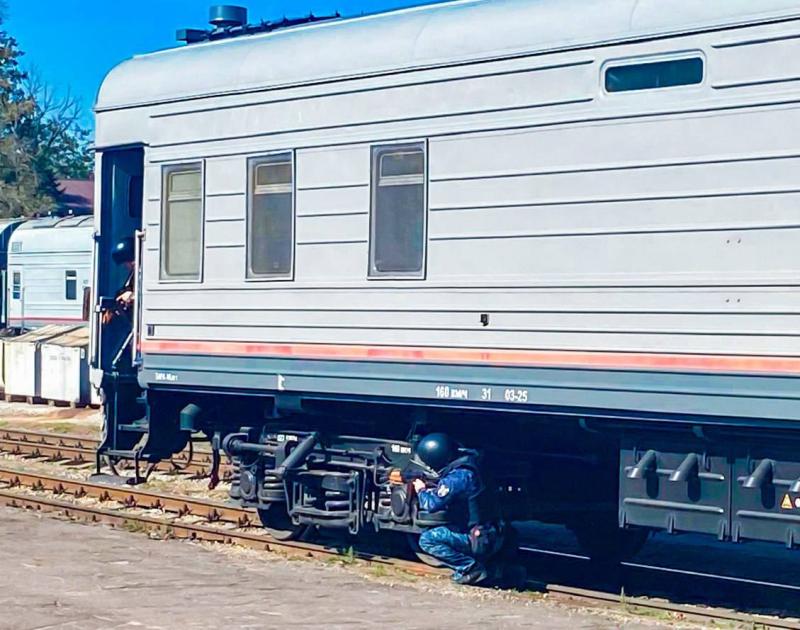 В Подмосковье сотрудники Росгвардии провели учения по организации охраны специального груза